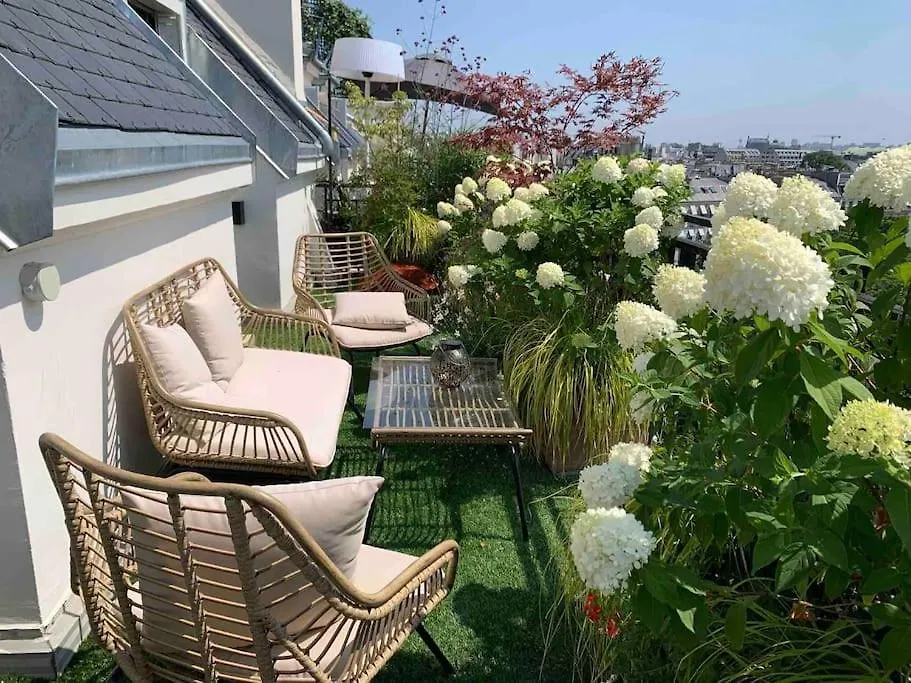 New Rbnb Eiffel Tower Rooftop 360 Terrace View And Parking Paris Apartment
